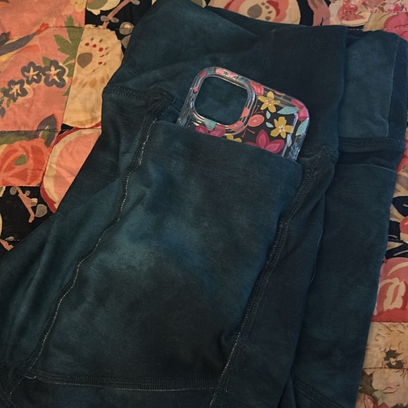 Gilly Hicks GO XS stretchy shorts. - Picture 5 of 5